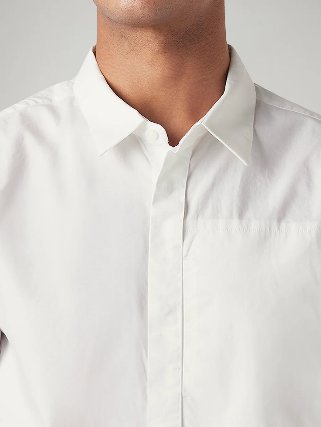 Men's Solid Slim Fit Shirt - Image 4