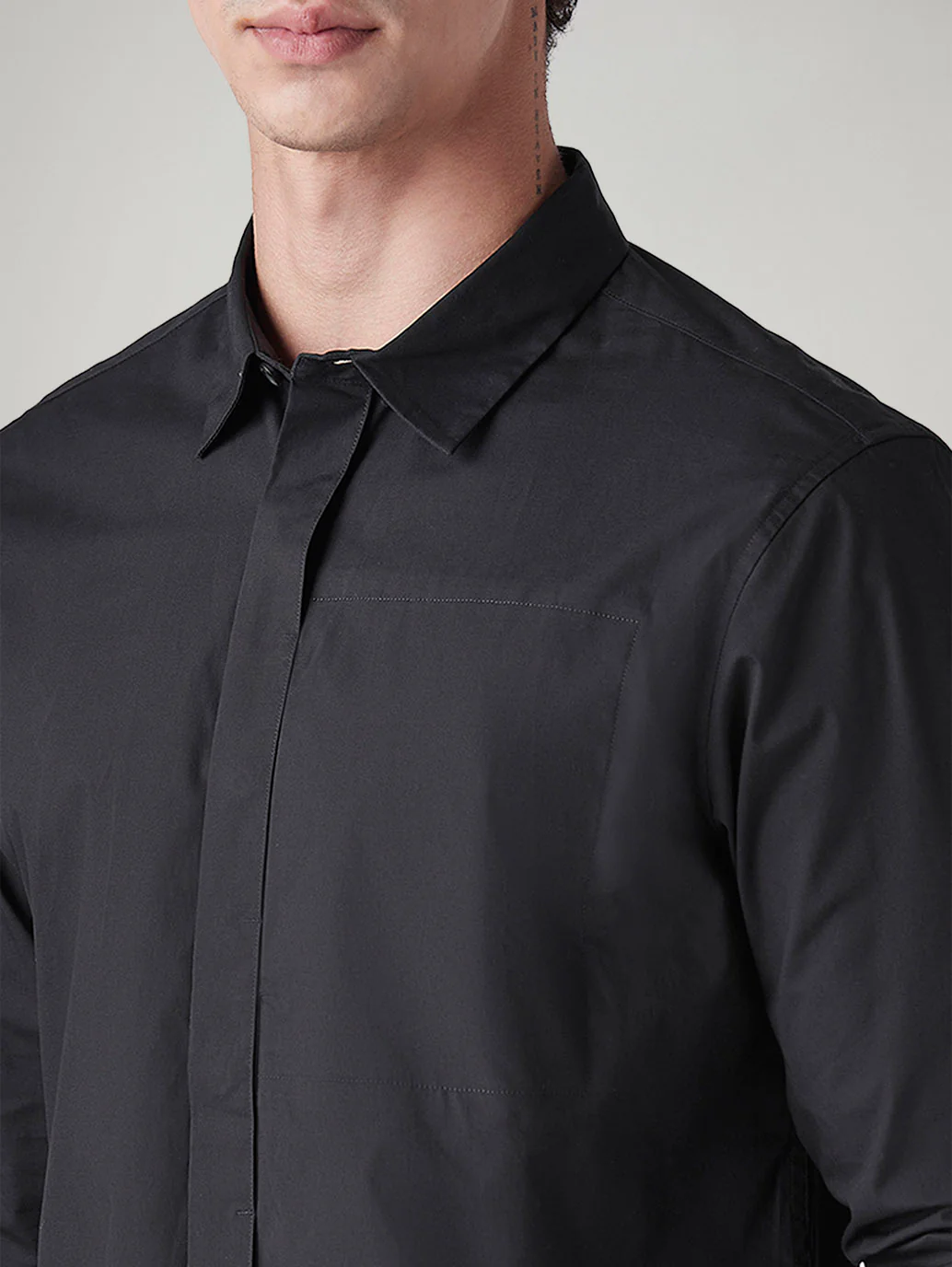 Men's Solid Slim Fit Shirt - Image 4