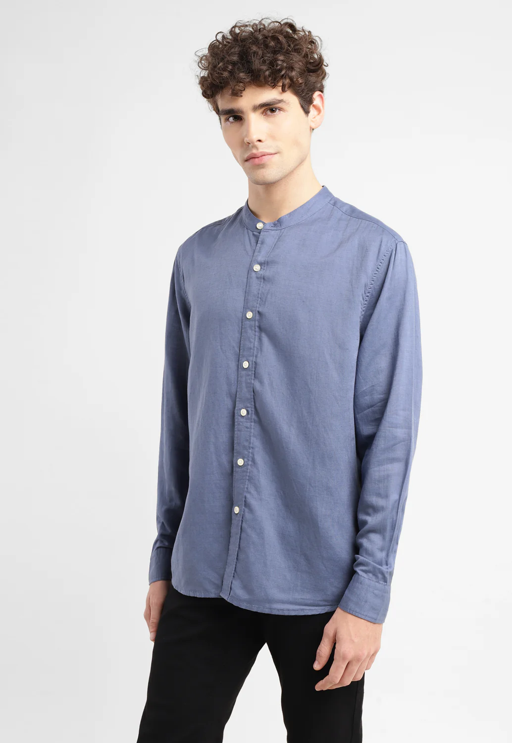 Men's Solid Slim Fit Linen Shirt - Image 4