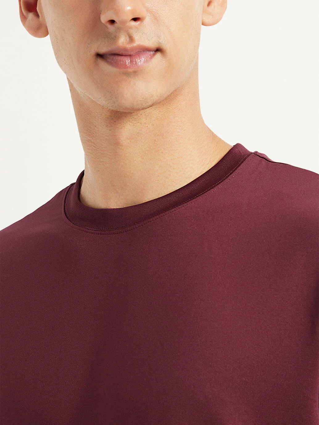 Men's Solid Slim Fit T-shirt - Image 4