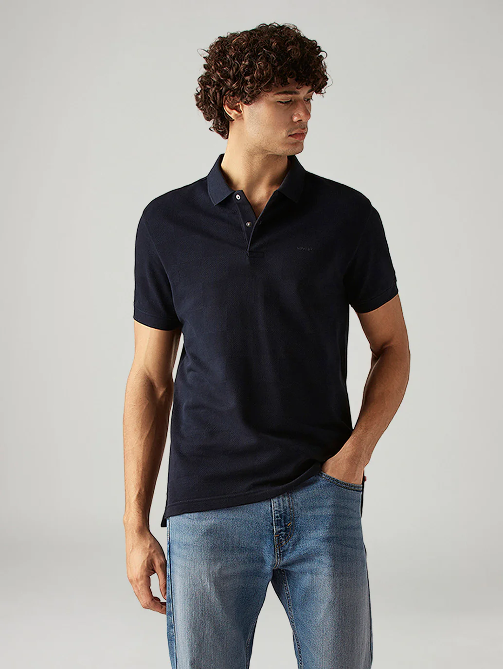 Men's Solid Slim Fit Textured T-Shirt - Image 4
