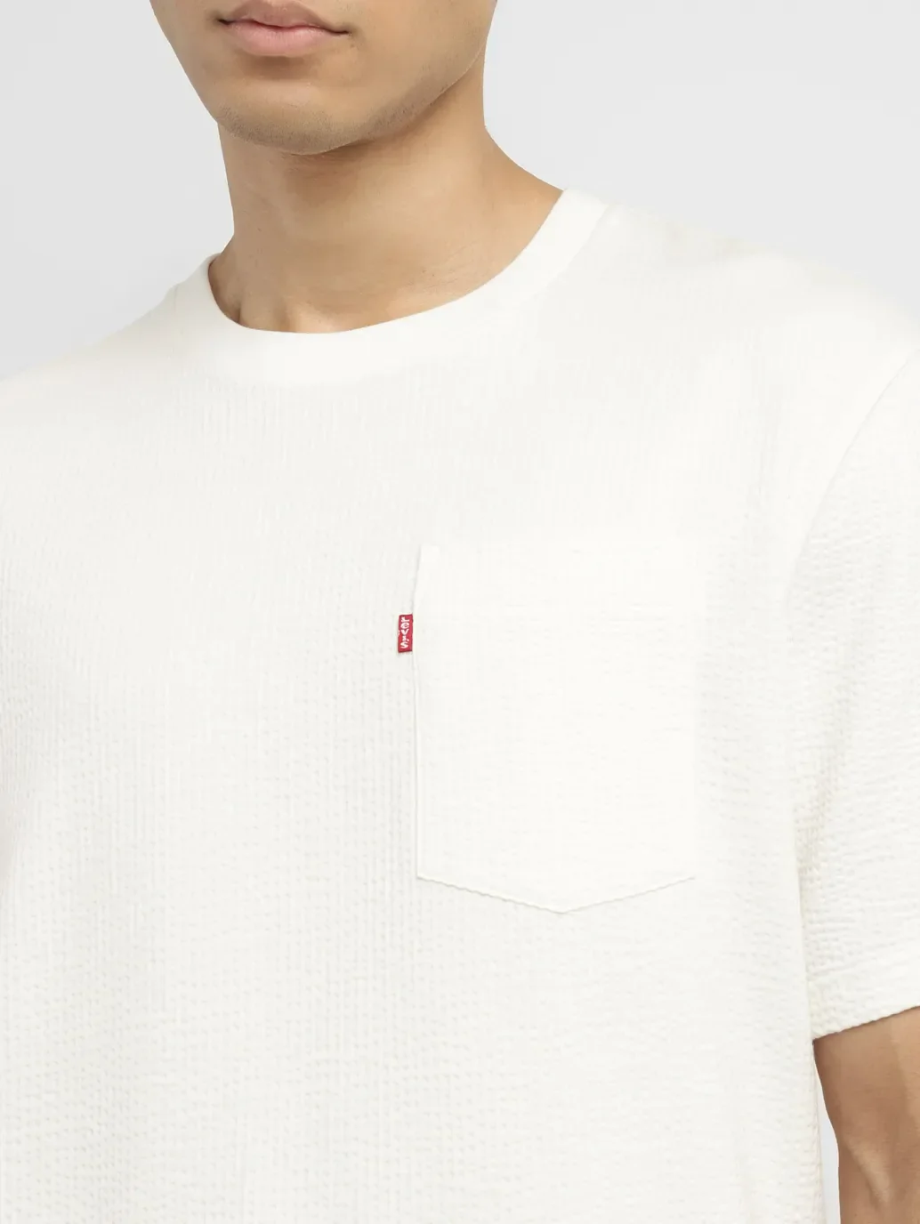 Men's Textured Round Neck T-shirt - Image 5