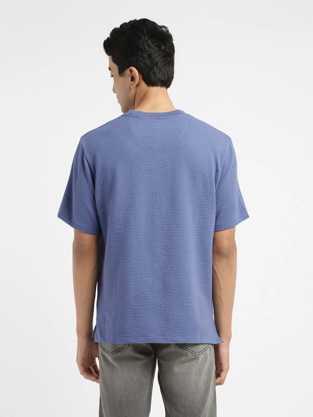 Men's Textured Round Neck T-shirt - Image 3