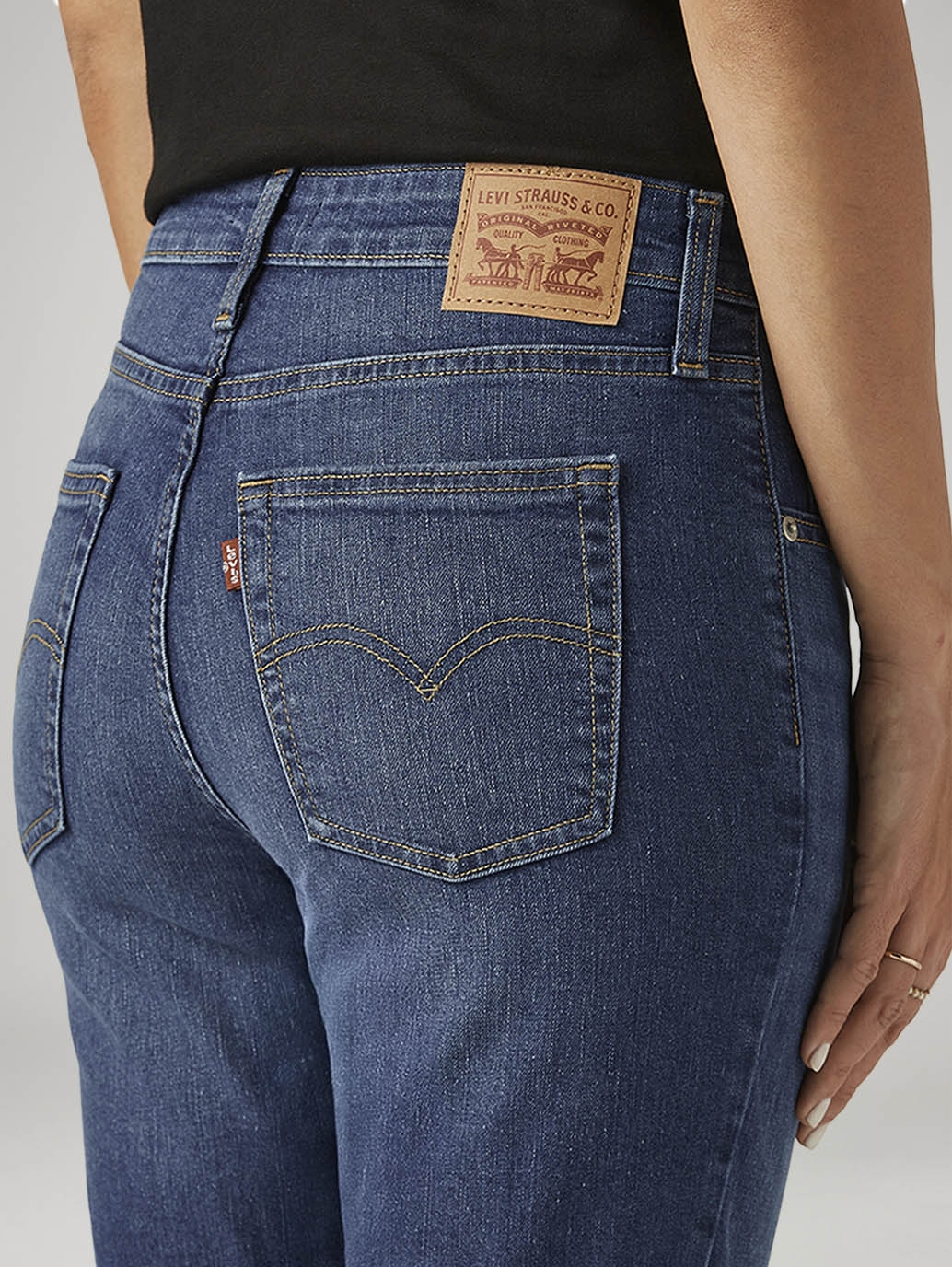 Women's 721 Dark Indigo Skinny Fit High Rise Jeans - Image 5