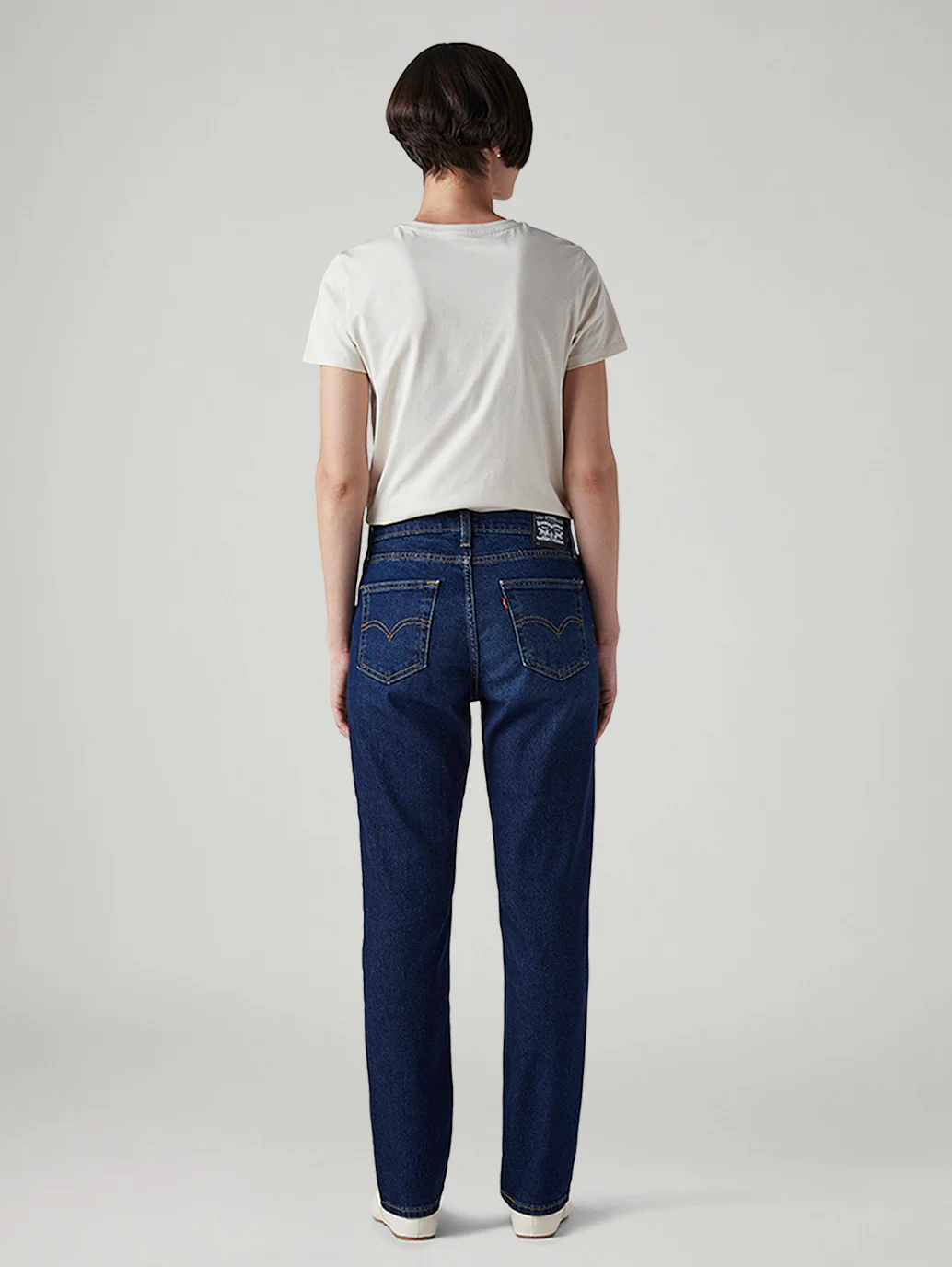 Women's 724 Dark Indigo Slim Straight Fit High Rise Tinted Jeans - Image 5