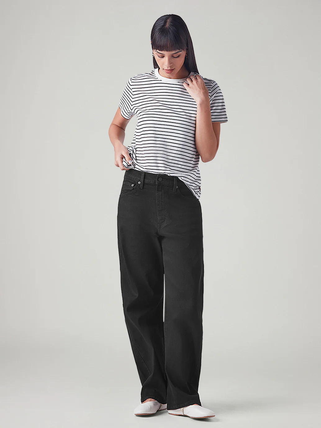 Women's Black Barrel Loose Fit Mid Rise Jeans