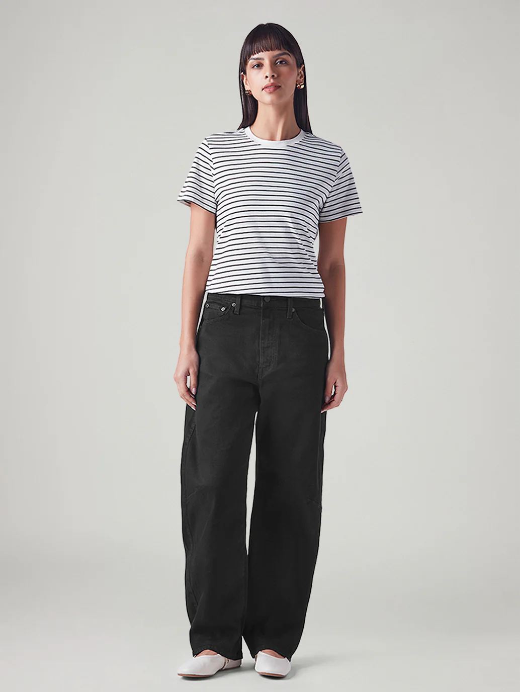 Women's Black Barrel Loose Fit Mid Rise Jeans - Image 2
