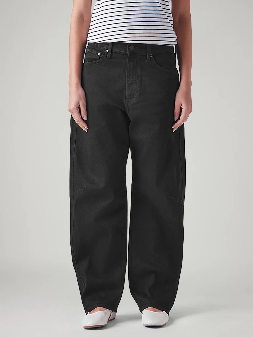 Women's Black Barrel Loose Fit Mid Rise Jeans - Image 3
