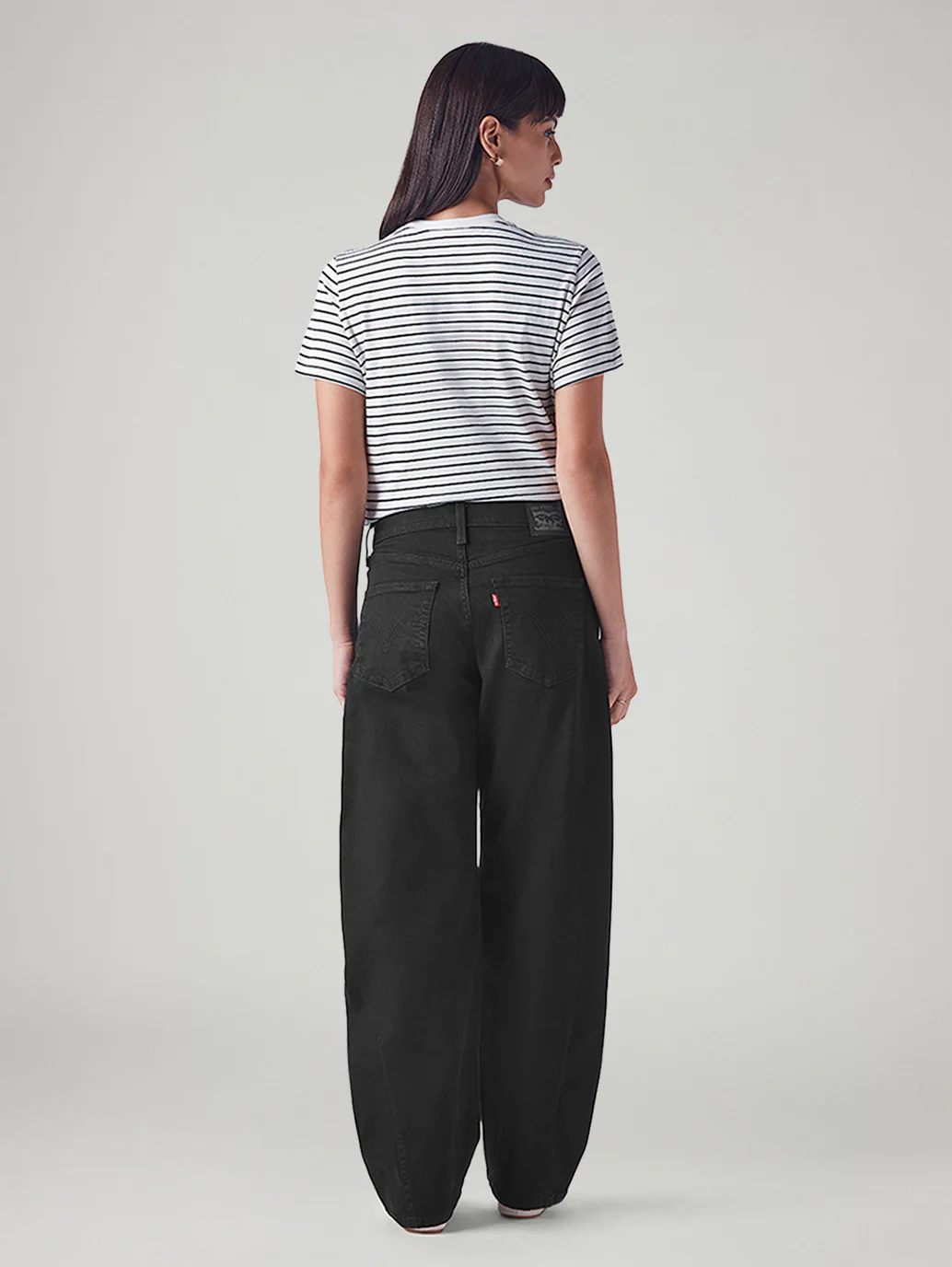 Women's Black Barrel Loose Fit Mid Rise Jeans - Image 4