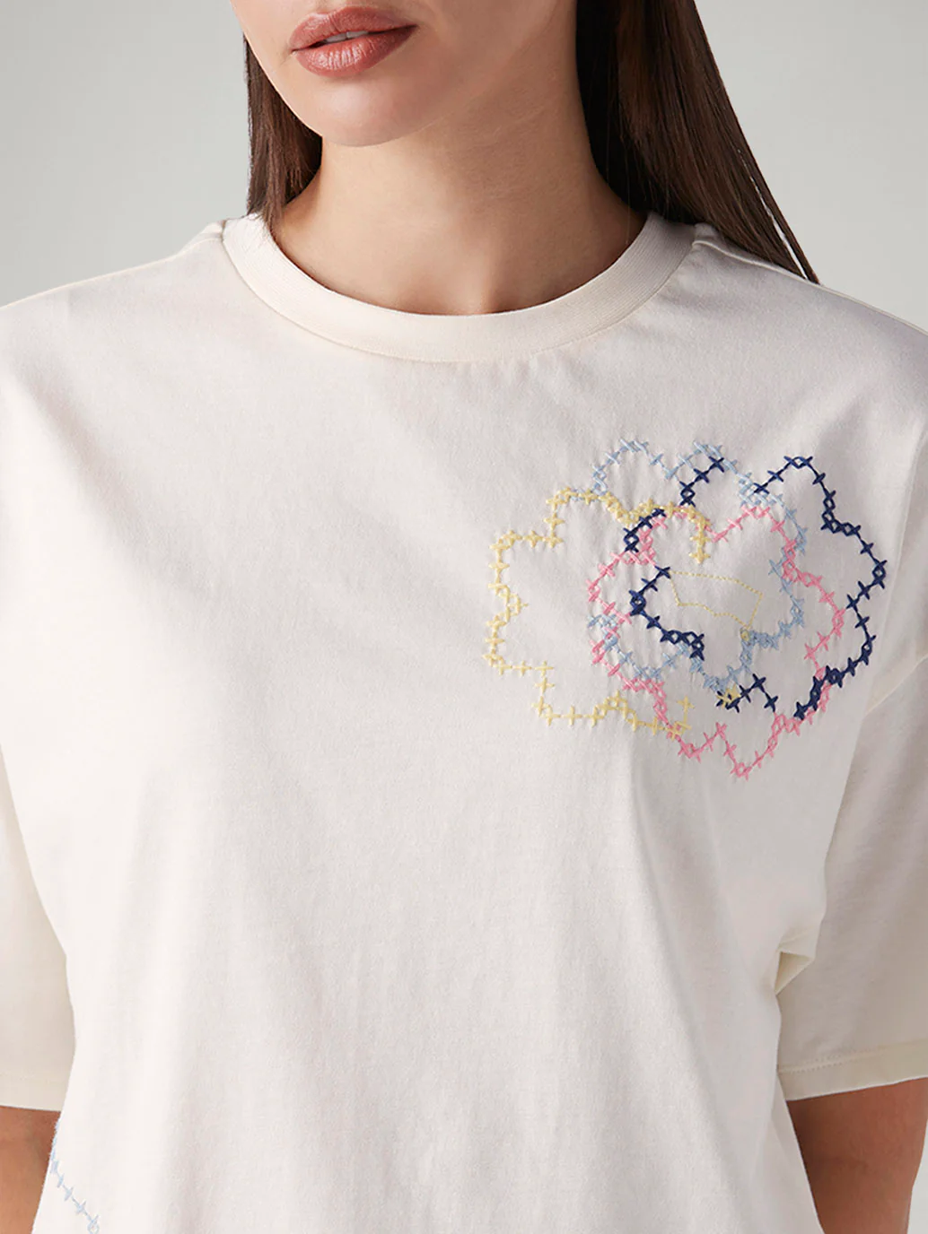 Women's Embroidered Relaxed Fit Oversize T-Shirt - Image 3