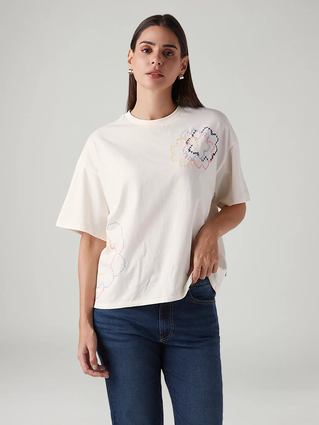 Women's Embroidered Relaxed Fit Oversize T-Shirt - Image 5
