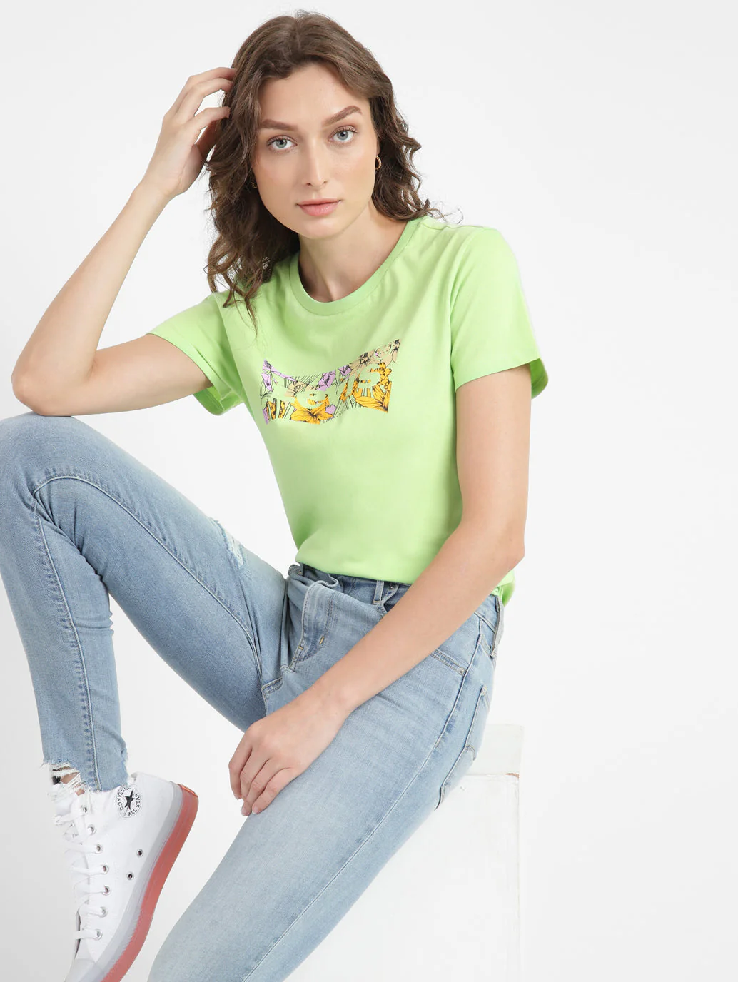 Women's Graphic Print Round Neck T-shirt Green - Image 2