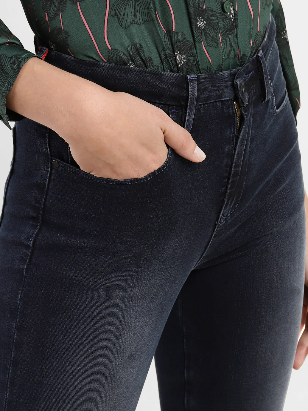 Women's 721 Blue Skinny Fit High Rise Jeans - Image 6