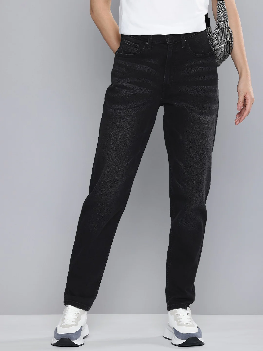 Women's 80s Mom Black Loose Fit High Rise Jeans - Image 3
