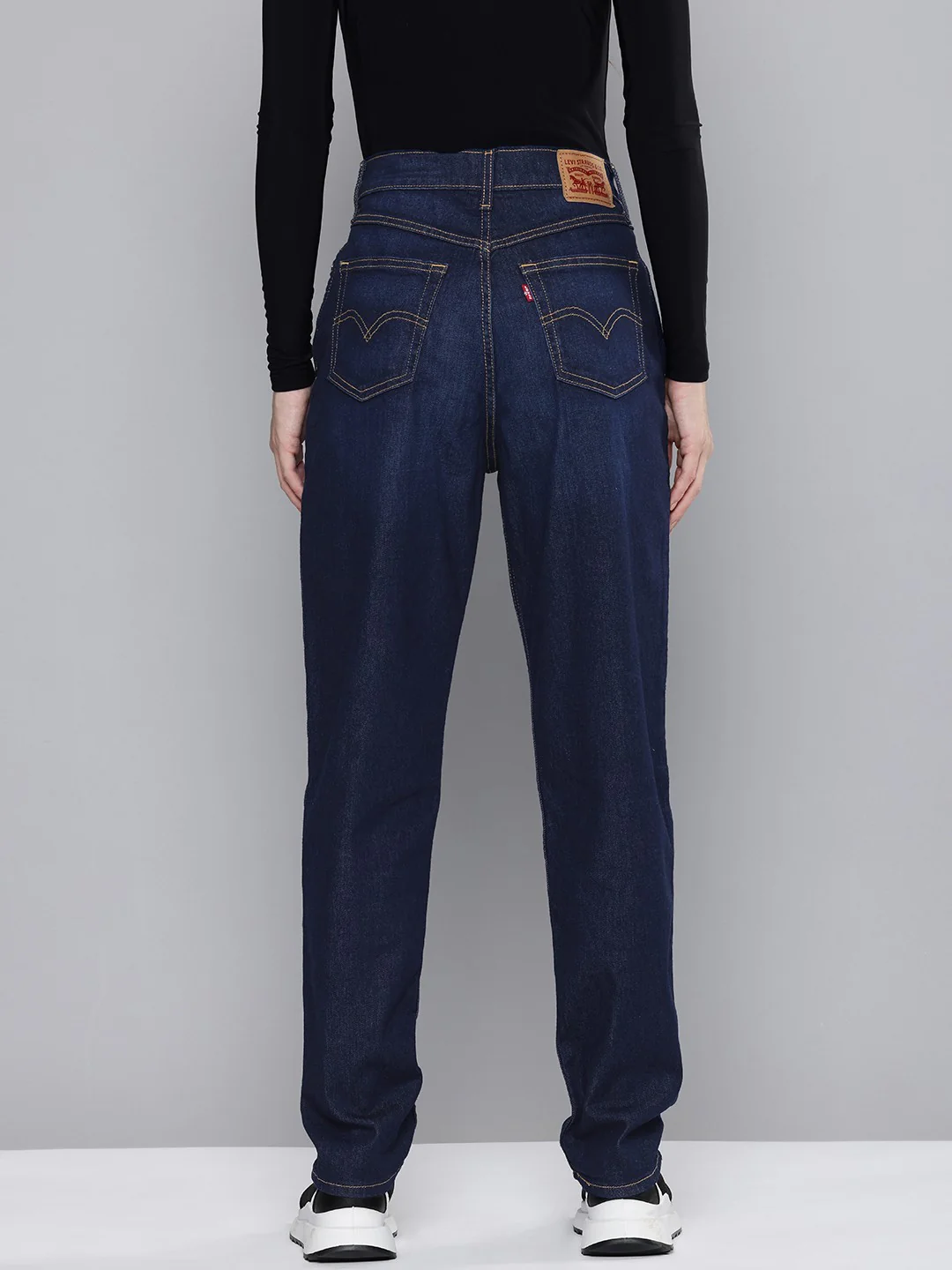 Women's 80s Mom Blue Loose Fit High Rise Jeans - Image 2