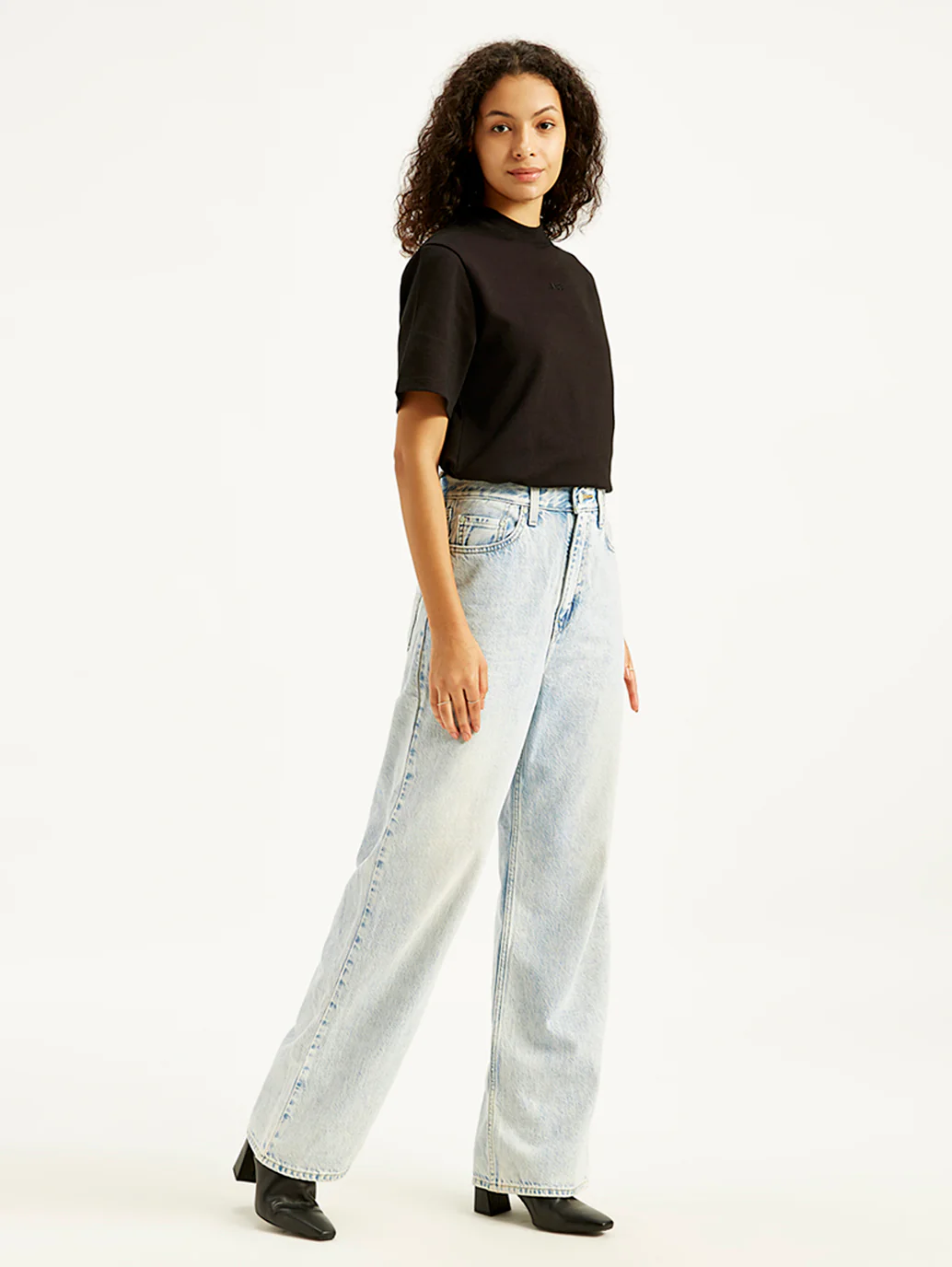 Women's Light Blue Loose Fit High Rise Jeans - Image 3