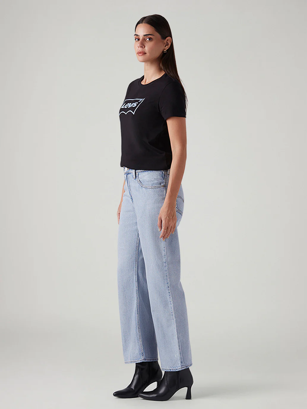 Women's Light Blue Loose Bootcut Fit Mid Rise Jeans - Image 6