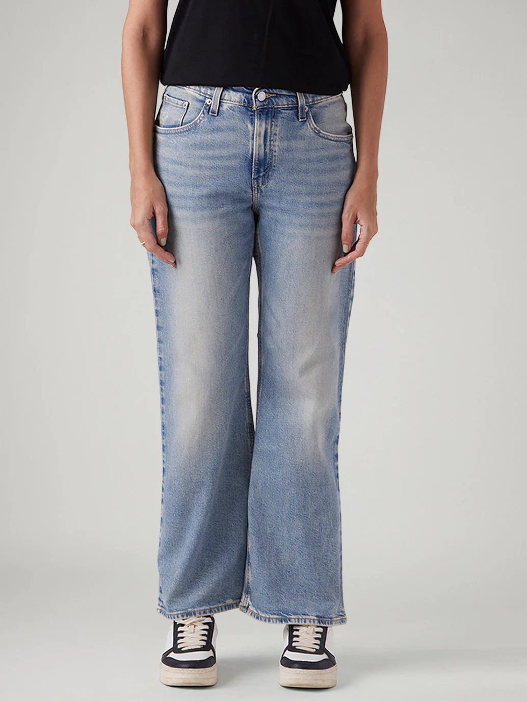 Women's Light Blue Loose Bootcut Fit Mid Rise Jeans - Image 3