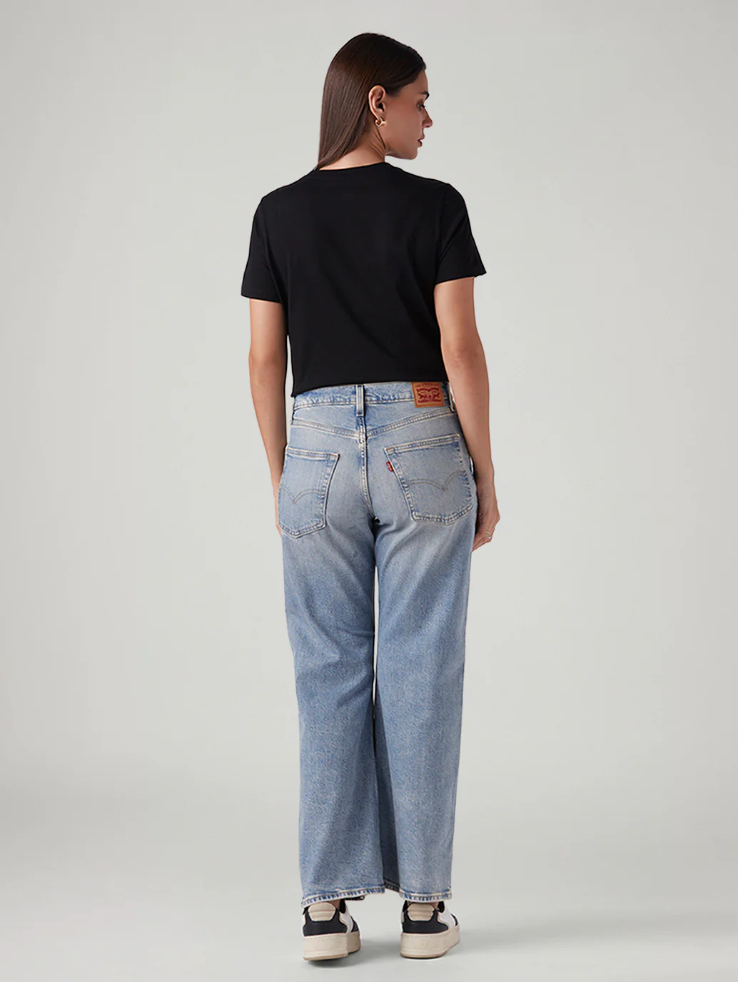 Women's Light Blue Loose Bootcut Fit Mid Rise Jeans - Image 4