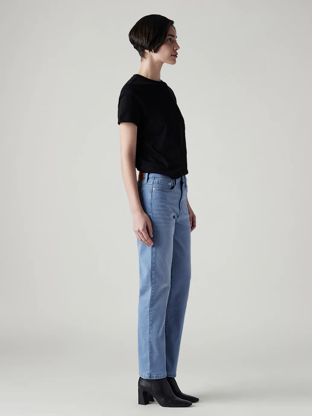 Women's Light Blue Wedgie Straight Fit Mid Rise Jeans - Image 5