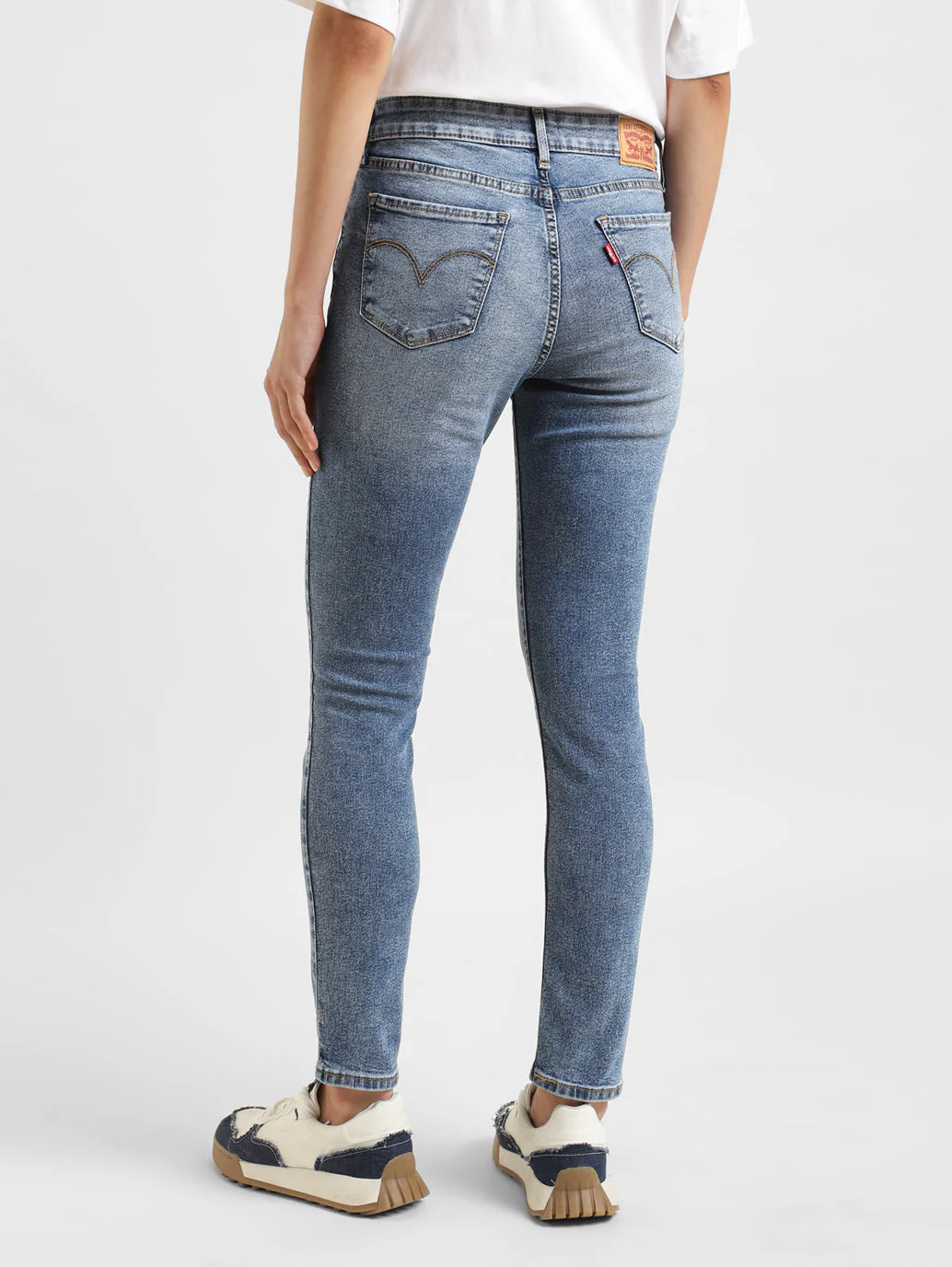 Women's 711 Blue Skinny Fit Mid Rise Jeans - Image 2