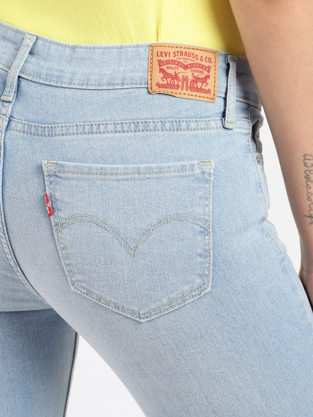 Women's 715 Blue Flared Fit Mid Rise Jeans - Image 6