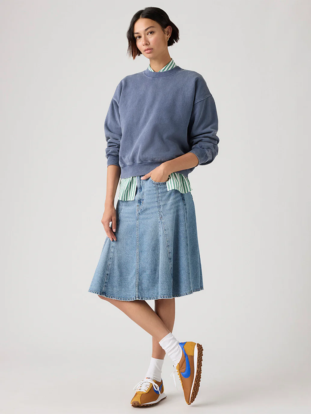 Women's Med Indigo Regular Fit Mid Rise Skirt