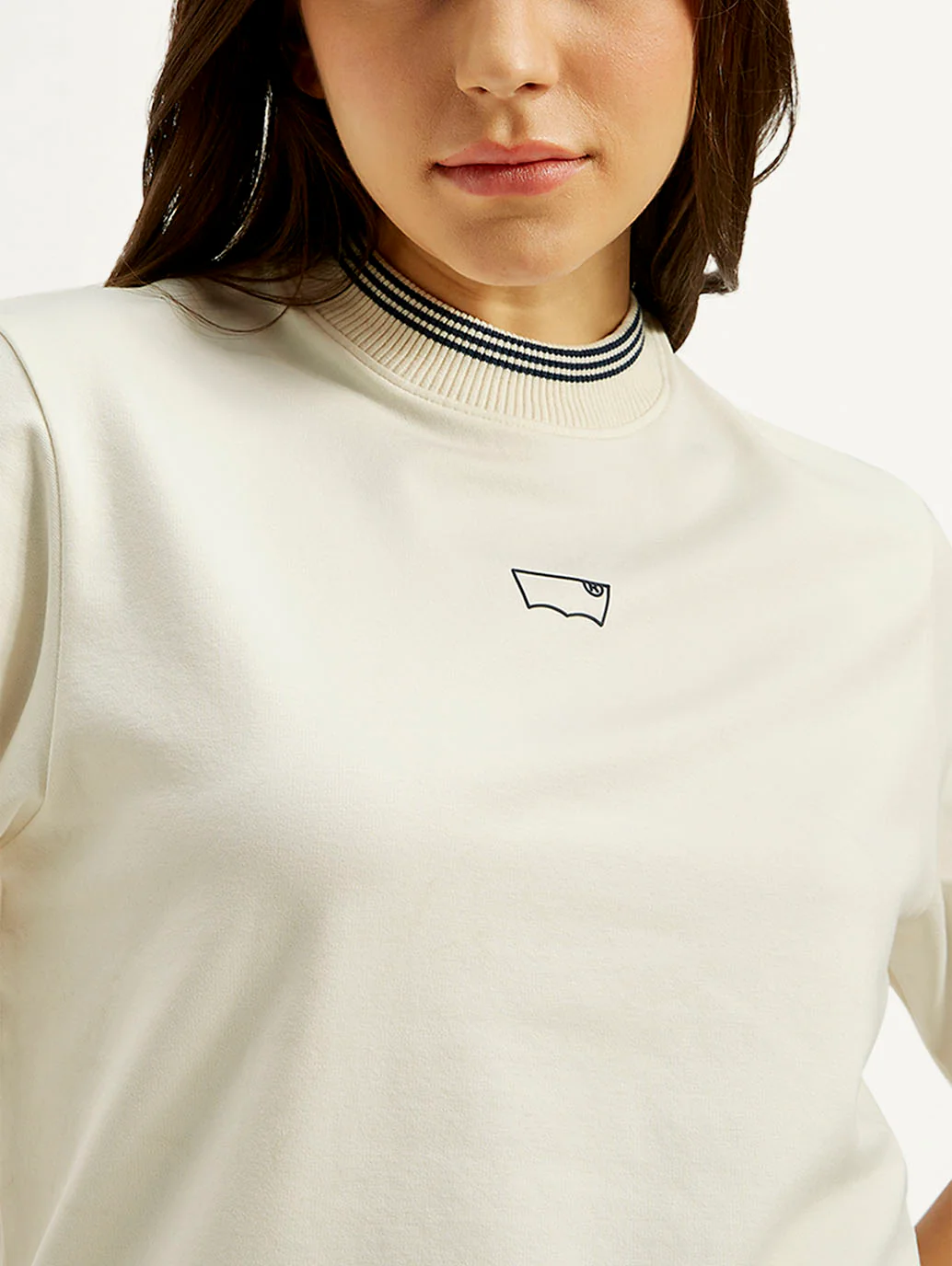 Women's Solid Crew Neck T-shirt - Image 5