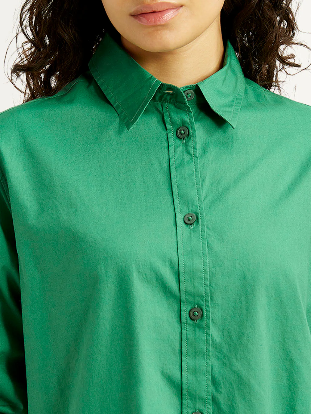 Women's Solid Green Relaxed Fit Poplin Shirt - Image 3