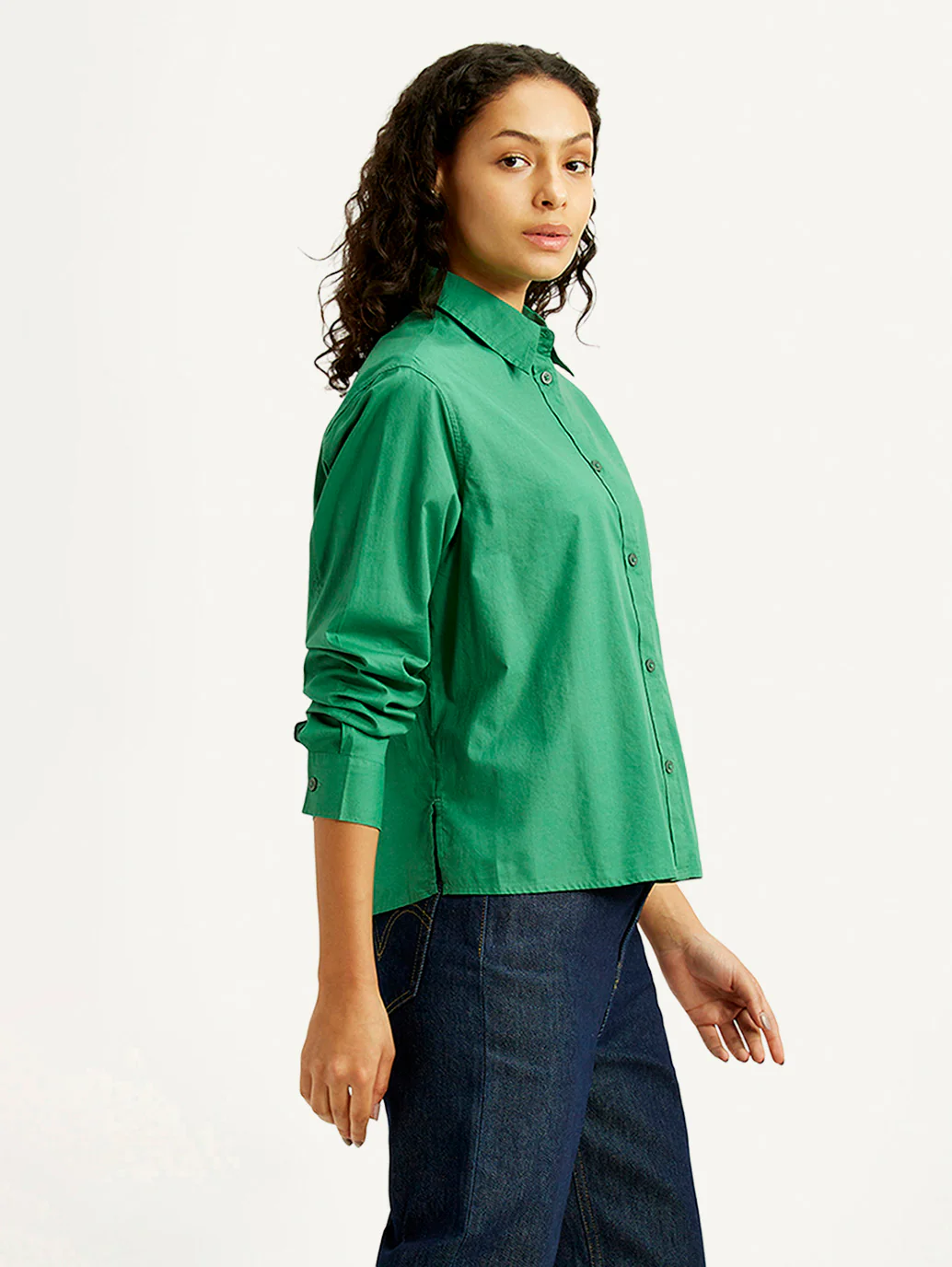 Women's Solid Green Relaxed Fit Poplin Shirt - Image 4