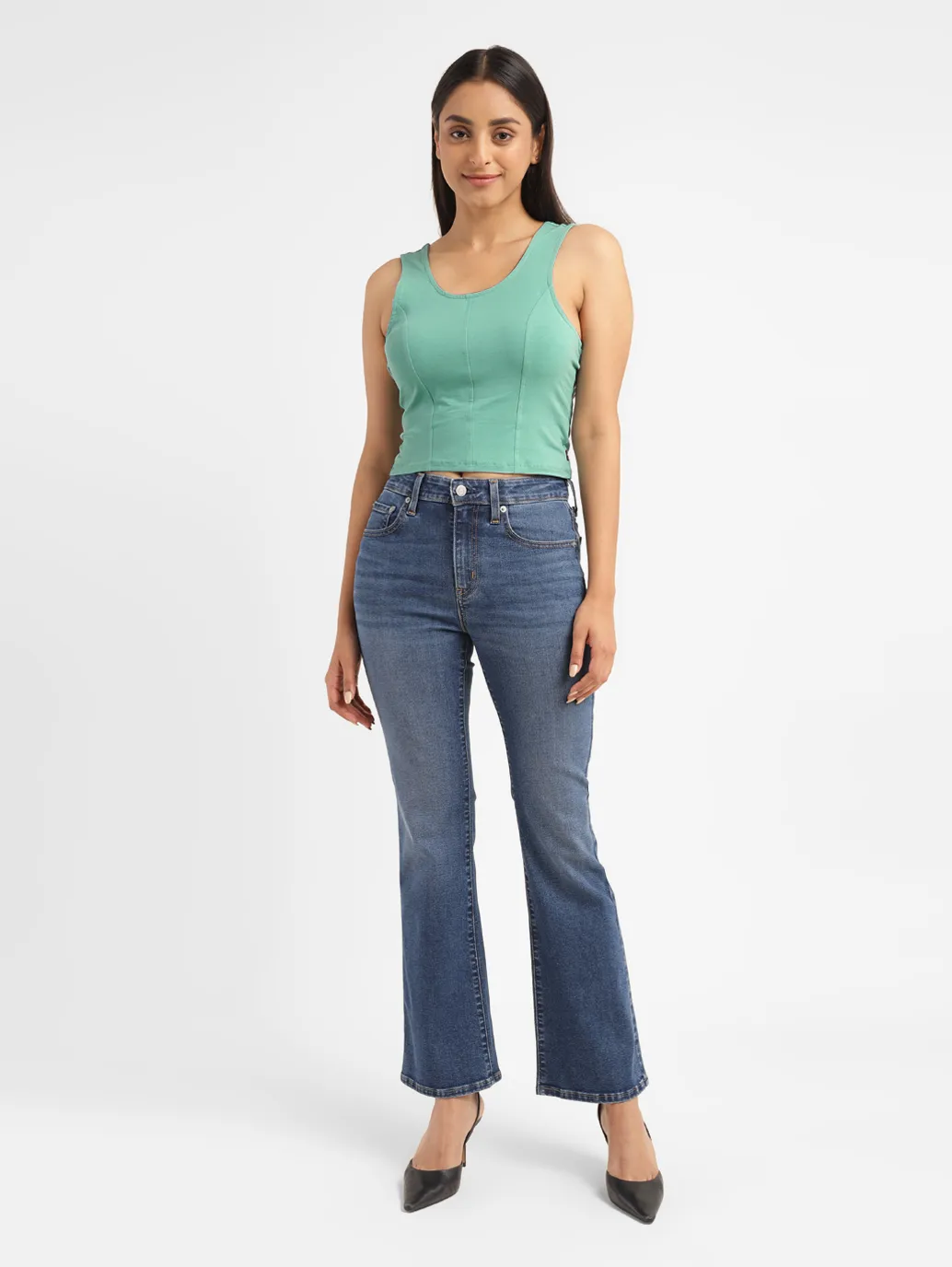 Women's Solid Green Scoop Neck Crop Top - Image 6