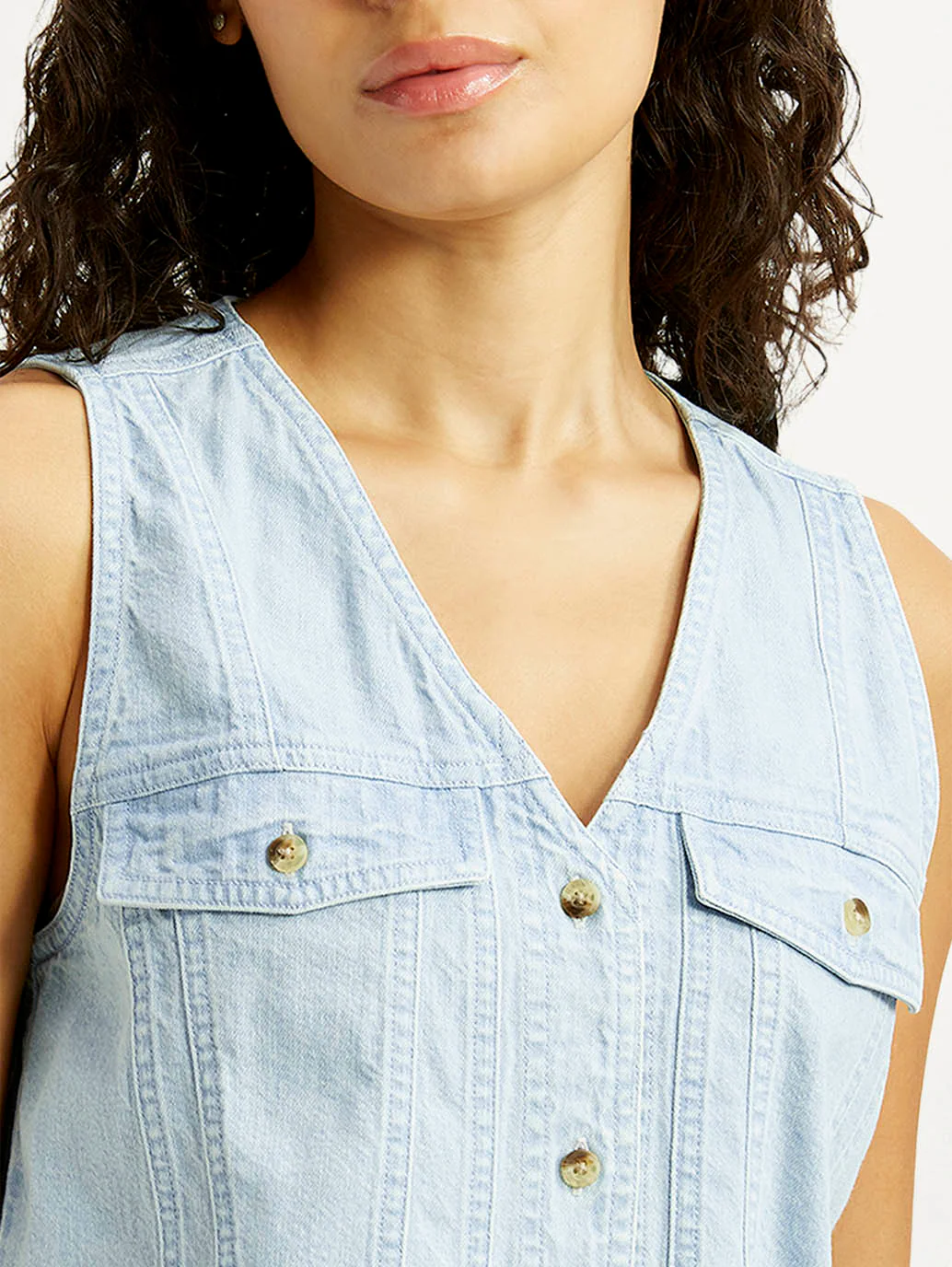 Women's Solid Light Indigo V-Neck Denim Top - Image 4