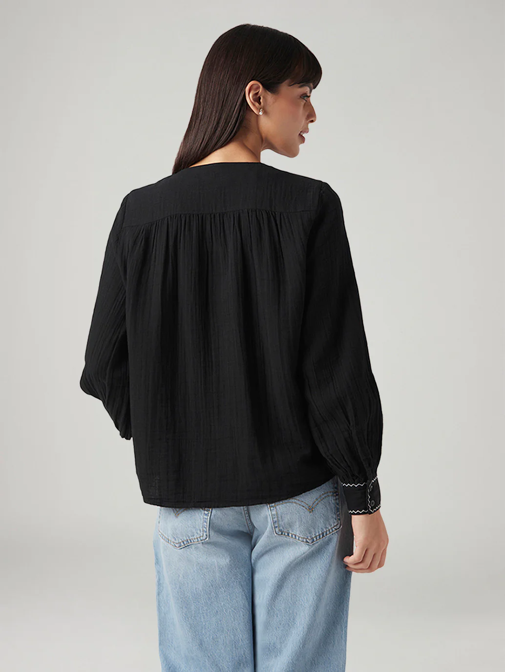 Women's Solid Regular Fit Top - Image 3