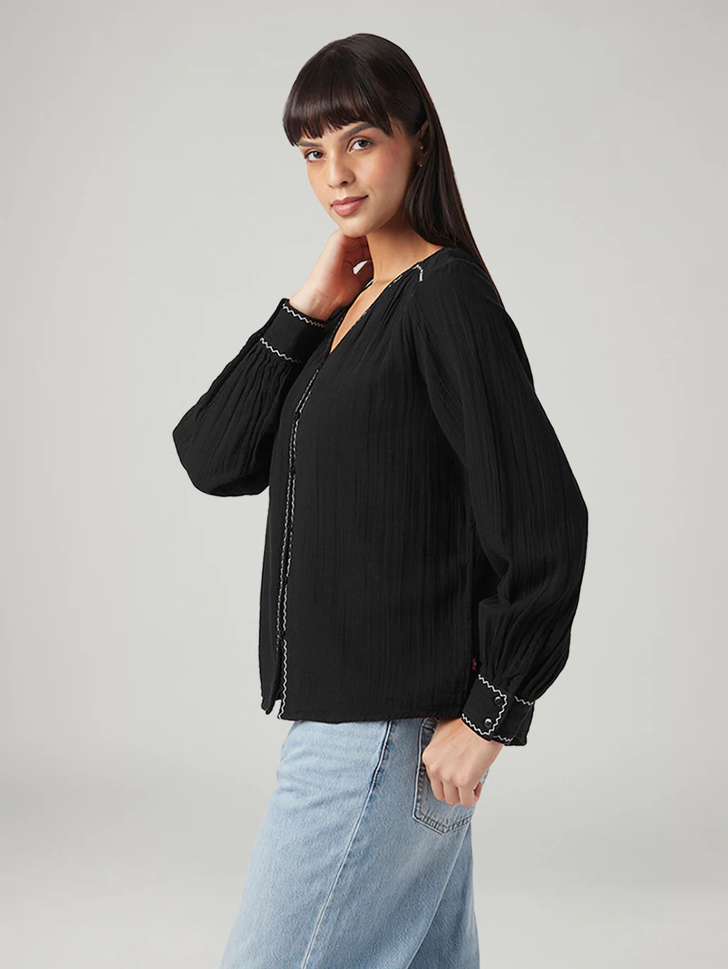 Women's Solid Regular Fit Top - Image 5