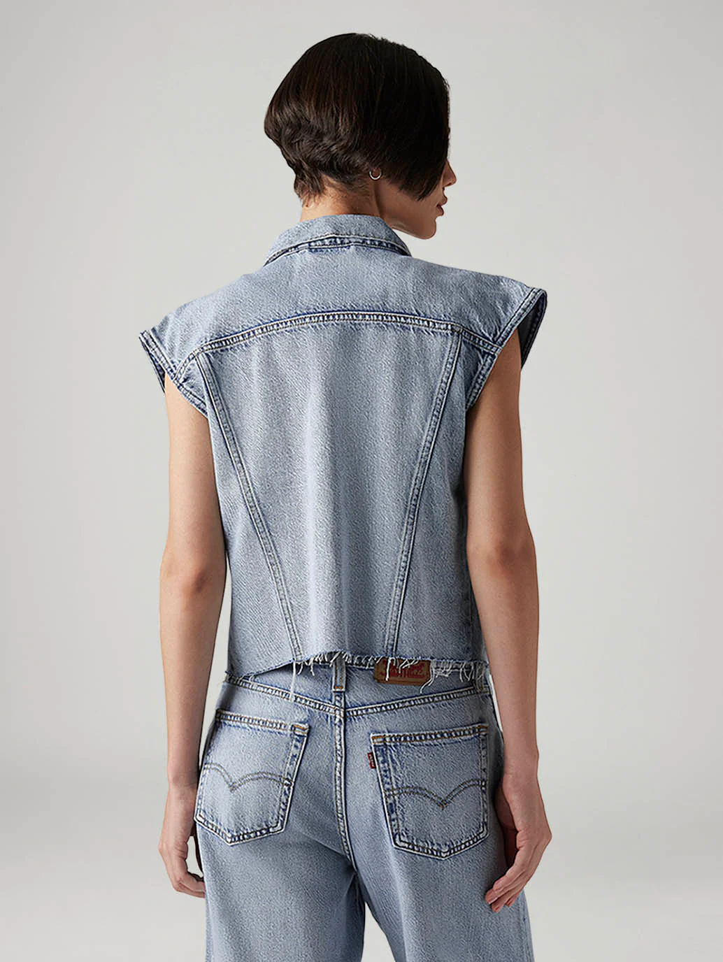 Women's Solid Regular Fit Jacket - Image 3