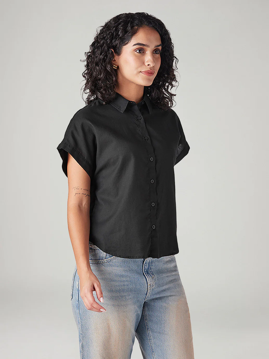 Women's Solid Regular Fit Shirt - Image 4