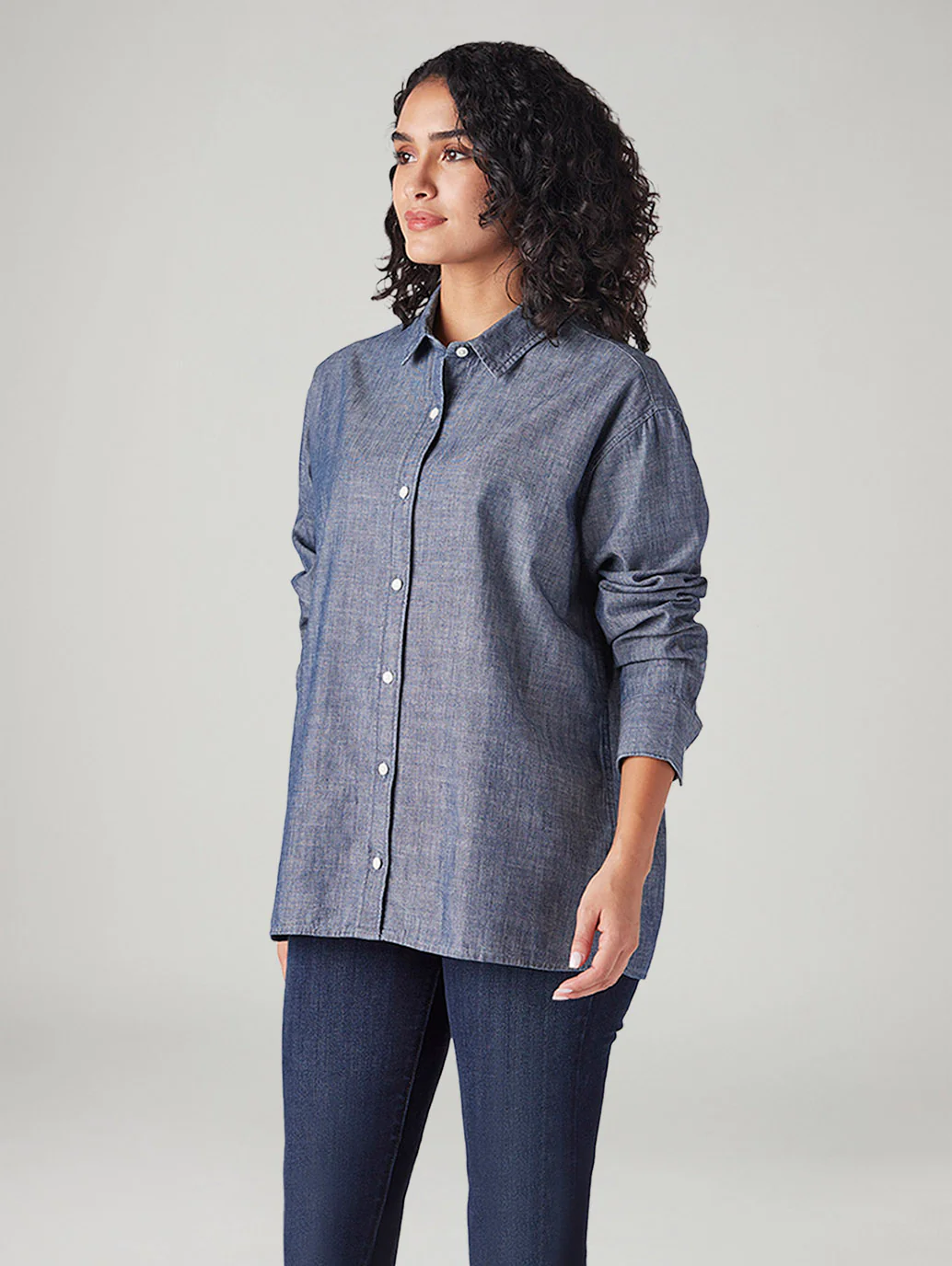 Women's Solid Relaxed Fit Denim Shirt - Image 5