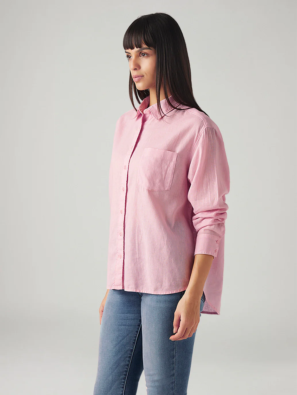 Women's Solid Relaxed Fit Linen Shirt - Image 4