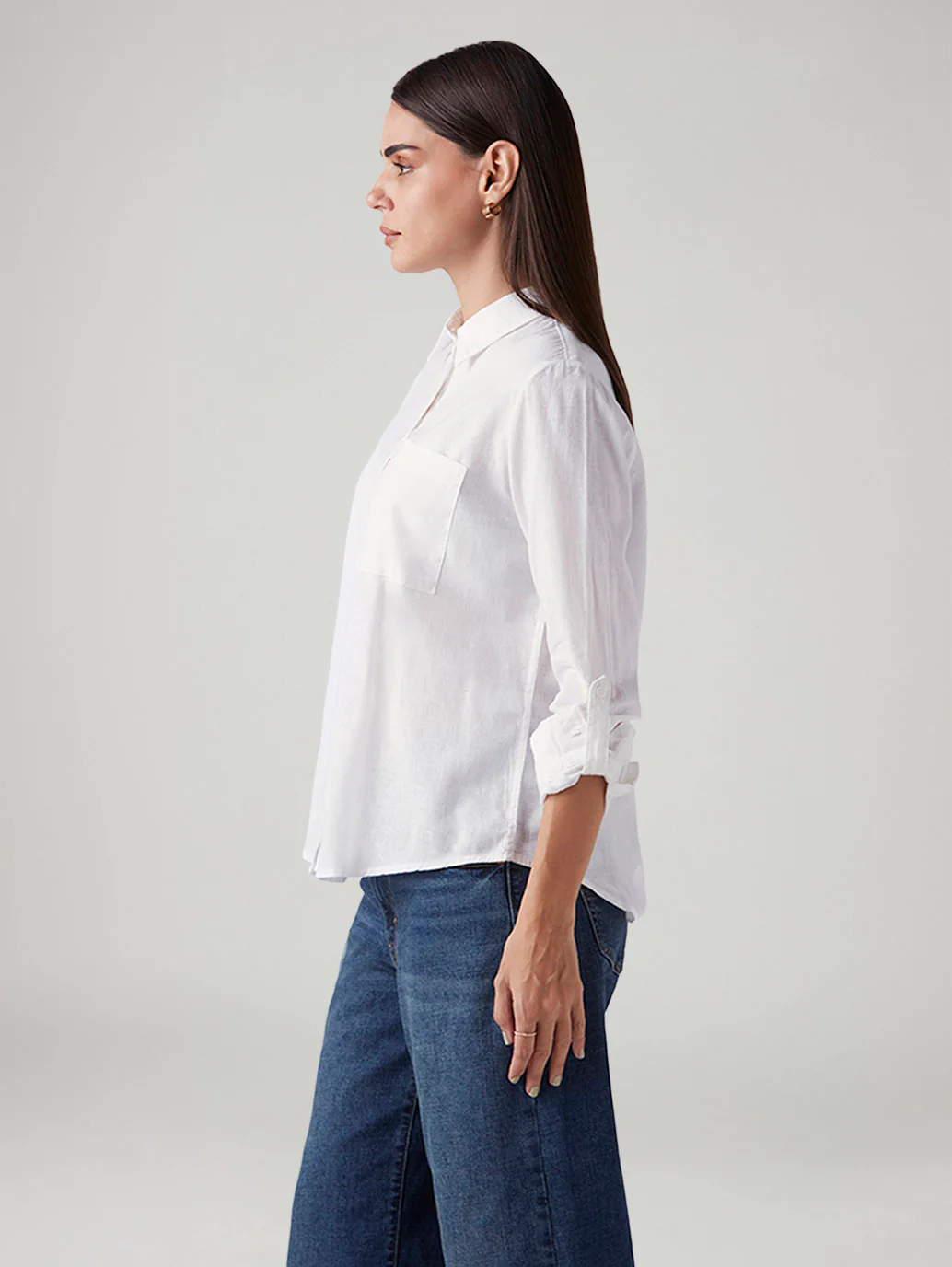 Women's Solid Relaxed Fit Linen Shirt - Image 5