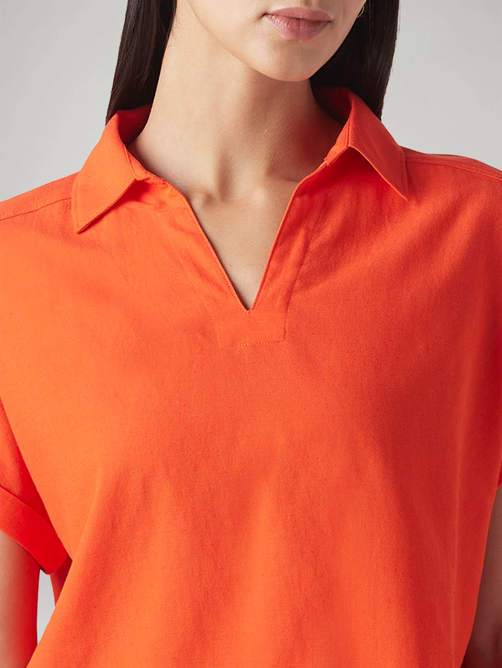Women's Solid Relaxed Fit Linen Top - Image 4