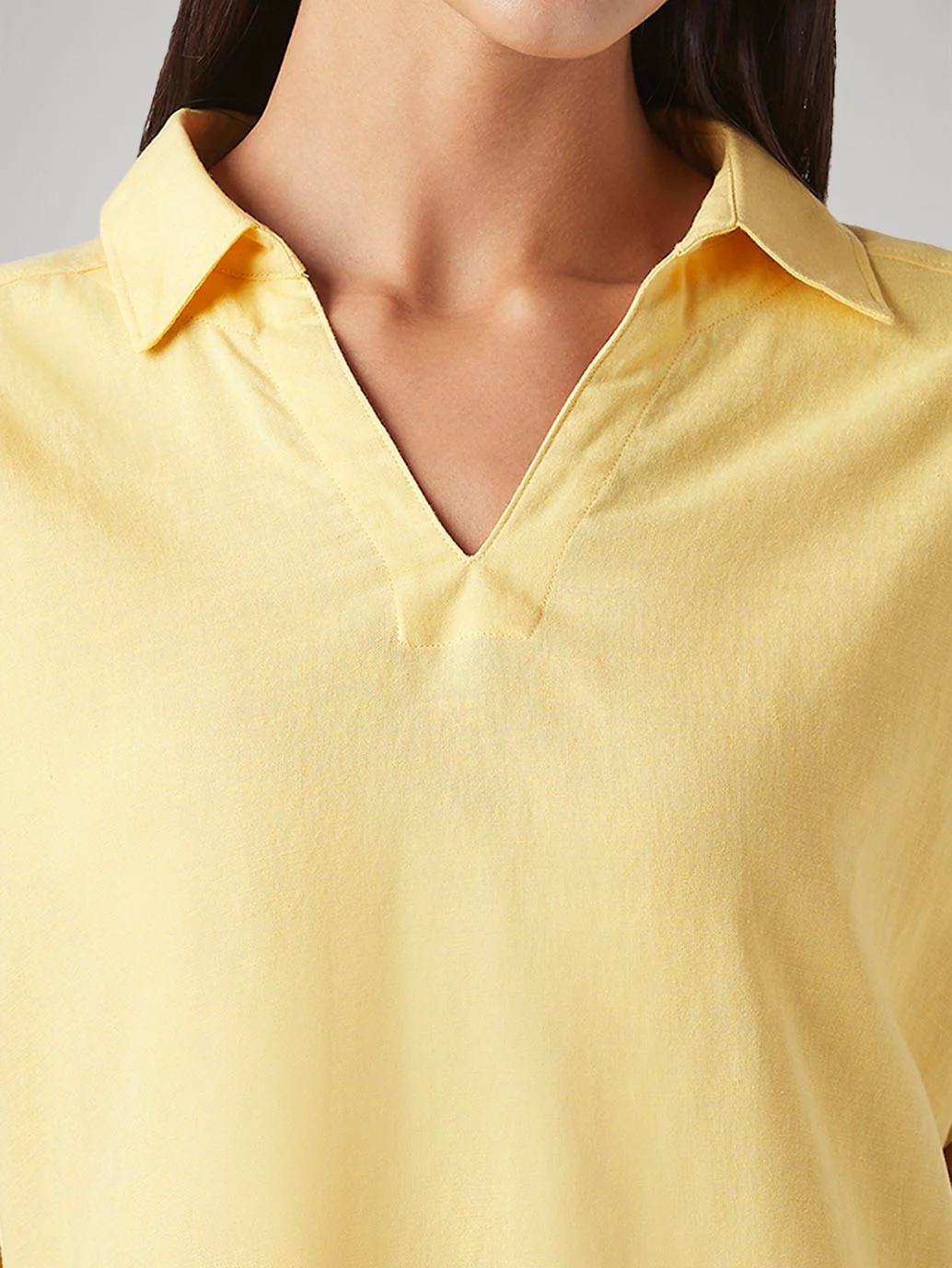 Women's Solid Relaxed Fit Linen Top - Image 4