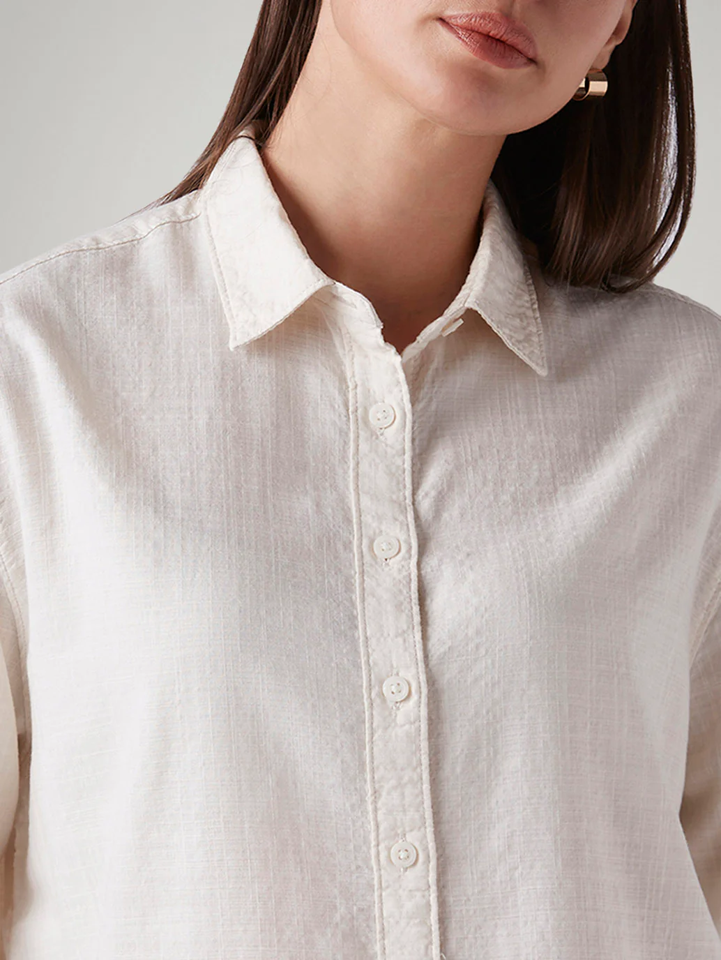 Women's Solid Relaxed Fit Shirt - Image 4