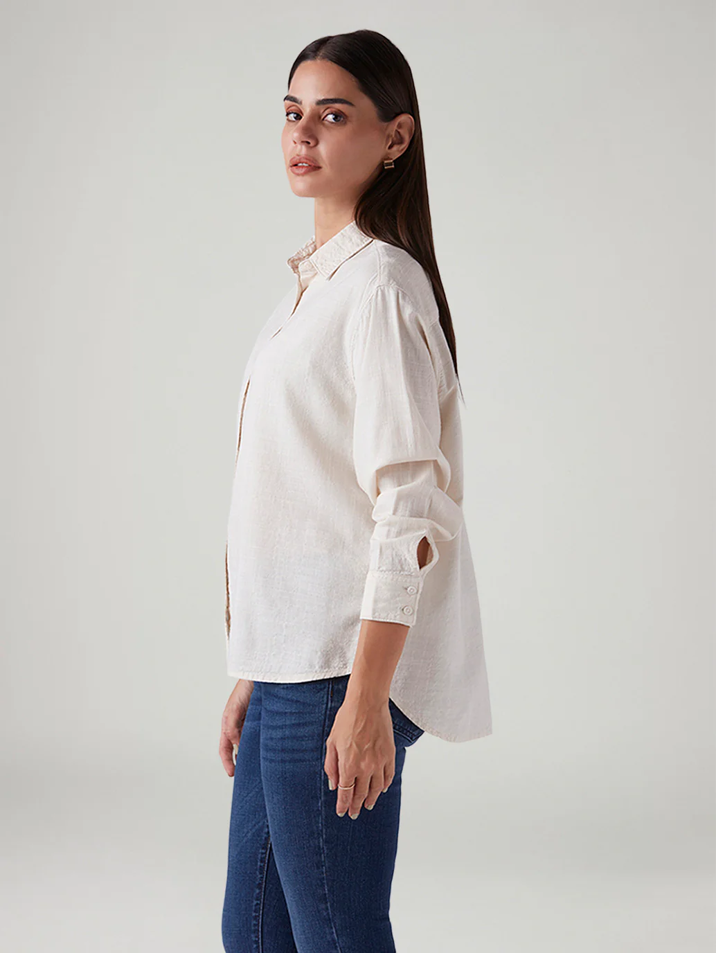 Women's Solid Relaxed Fit Shirt - Image 5