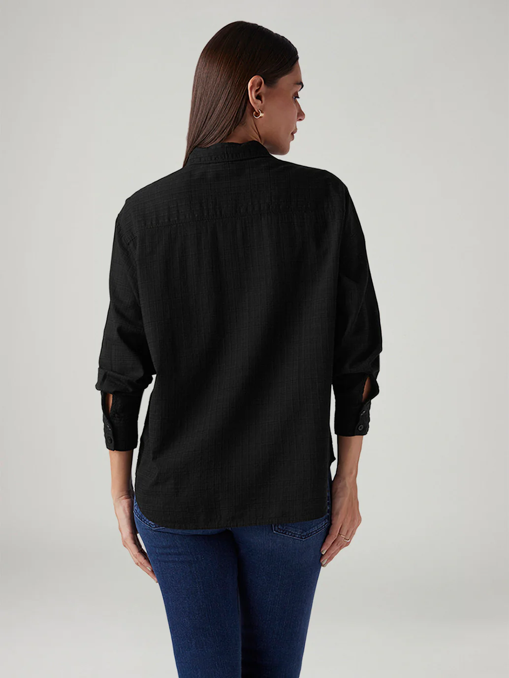 Women's Solid Relaxed Fit Shirt - Image 3