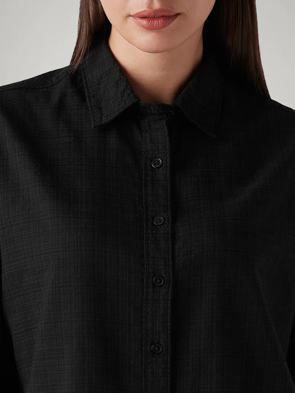 Women's Solid Relaxed Fit Shirt - Image 4