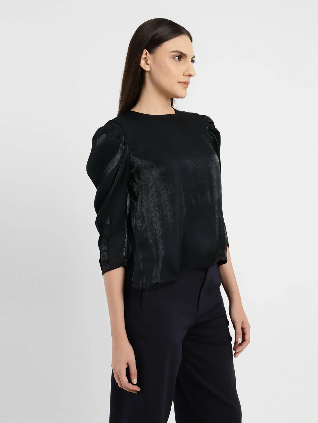 Women's Solid Round Neck Top - Image 4