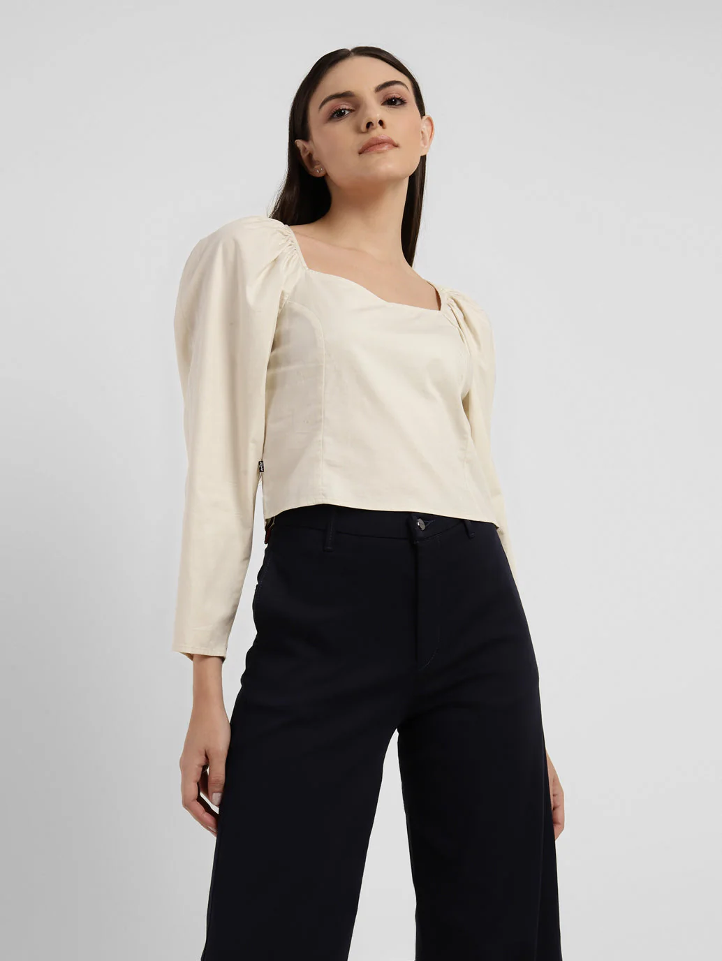 Women's Solid Sweet Heart Neck Top - Image 2