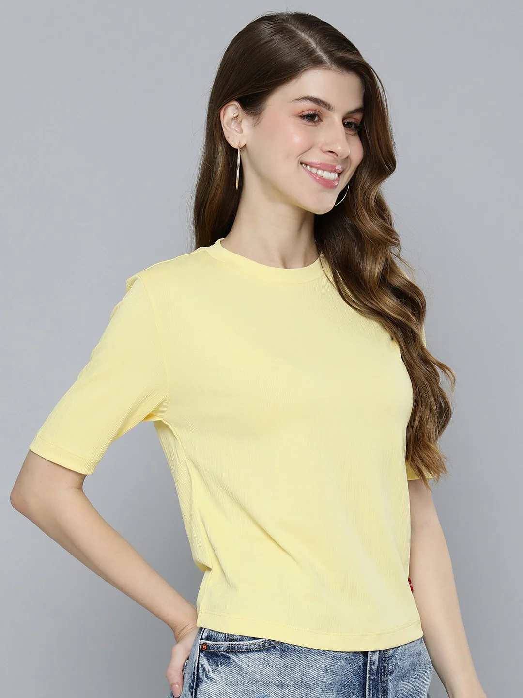 Women's Textured Crew Neck Cropped T-shirt - Image 3